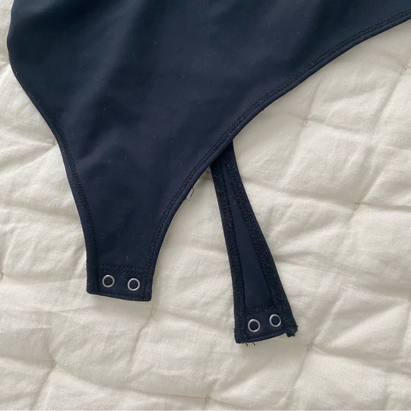 Abercrombie & Fitch Black Long-Sleeve Mock Neck One-Shoulder Bodysuit - S - Picture 5 of 5